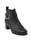 Calzado casual de cuero negro para mujer, ideal para el invierno, con caña de 11 cm.