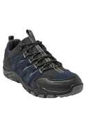 zapatilla azul masculina con caña baja, costuras en contraste y sistema de cordones seguro para caminatas.
