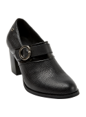 Elegante zapato de cuero negro para mujer, con altura de caña de 5.7 y taco bloque de 6 cm.