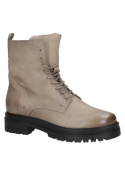 "Botín de cuero taupe para mujer, estilo ""combat"", ideal para combinar con jeans o vestidos en salidas informales. "