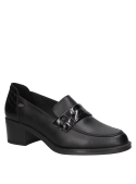 Calzado casual de cuero negro para mujer, diseño atemporal con taco bloque y punta redonda.