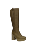Bota de cuero oliva para mujer, estilo clásico con elementos modernos, versátil para eventos sociales informales.
