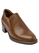 Zapato de cuero café para mujer, combina estilo y comodidad, perfecto para cualquier ocasión.