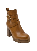 Chic botín camel de cuero para mujer, ideal para combinar con jeans o faldas, con diseño estilizado y hebilla lateral.