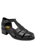 Sandalia de cuero negro con diseño versátil y cómodo, adecuada para almuerzos informales y reuniones casuales.