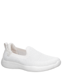 Zapatilla urbana blanca de mujer, estilo informal, con exterior de cuero y textil, ideal para uso diario.
