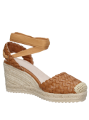 Alpargata camel de mujer Pollini K325 con taco cuña y punta redonda, ideal para un estilo casual.
