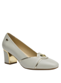 Calzado casual de cuero blanco, ideal para uso diario, con caña de 7 cm.
