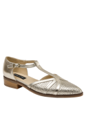 Zapato Pollini K247 en cuero oro, ideal para oficina y eventos sociales, diseño elegante y versátil.