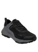 Calzado masculino negro con diseño resistente y moderno, suela plana de 4.5 cm para buen agarre.