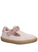 Zapatilla rosada casual para niña con taco plano y punta redonda, ideal para aventuras urbanas.