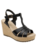 Sandalia de mujer en cuero negro, estilo casual con taco cuña, frescura y elegancia.
