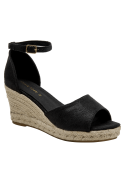 Sandalia de mujer en color negro, estilo casual, ideal para días calurosos.