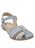 Sandalia de cuero celeste con diseño confortable y estilo veraniego para mujer.