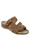Sandalia camel de cuero, diseño urbano con forro de microfibra y punta abierta para mayor frescura.