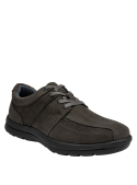 Zapato de cuero gris para hombre, estilo casual, con acabado suave y duradero, proporciona ajuste firme y comodidad diaria.