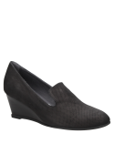 Mocasín negro de cuero para mujer, versátil y duradero, adecuado para ocasiones formales e informales.