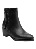 Botín negro de cuero para mujer, diseño elegante con taco cuadrado y punta redondeada, ideal para ocasiones formales.