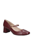 Zapato burdeos estilo casual para mujer, tipo Mary Jane, con correa y hebilla ovalada sobre el empeine, en cuero elegante.