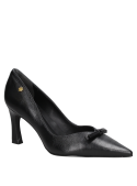 Zapato negro de cuero para mujer, estilo casual, con taco aguja alto y punta afilada, ideal para eventos formales.