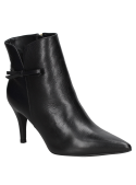 Botín negro de cuero para mujer con taco fino que aporta delicadeza, ideal para salidas nocturnas y eventos formales.