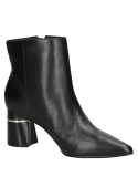 Botín casual de cuero negro para mujer, estructura cerrada hasta el tobillo, proporcionando comodidad y sofisticación.