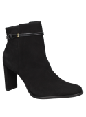Botín negro de cuero para mujer, diseño casual con correa decorativa y taco ancho, ideal para diario y ocasiones especiales.