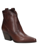 Botín café de cuero para mujer con estructura firme, punta afilada y caña media, perfecto para atuendos casuales o formales.