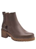 Botín Chelsea de cuero café para mujer con panel elástico, ideal para un ajuste cómodo y sin necesidad de cordones.