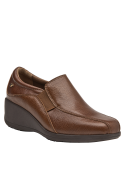 Zapato de cuero café para mujer, ideal para uso diario con estilo clásico.