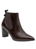 Botín Chelsea marrón de cuero para mujer, diseño elegante con acabado reptil y tacón cuadrado medio.
