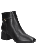 Botín negro casual de mujer en cuero, ideal para ocasiones semi-formales, combina funcionalidad y estilo.