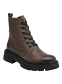 Calzado de cuero café para mujer, estilo militar con cordones, ideal para un look urbano y cómodo.
