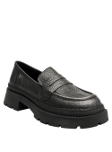 Mocasín de cuero metalizado estilo charol para mujer, diseño clásico loafer con lengüeta prominente.