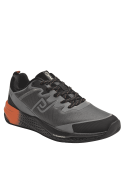Zapatilla deportiva gris para hombre con cordones y detalles modernos, ideal para actividades intensas.