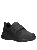 Calzado escolar negro de cuero para niño, con cierre de velcro y suela gruesa, ideal para actividades cotidianas.