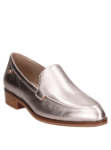 Zapato de cuero plateado para mujer, diseño clásico y chic, ideal para uso diario.
