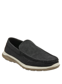 Zapato de cuero negro para hombre, estilo atemporal que combina con jeans o pantalones de vestir.
