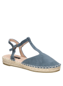 Alpargata azul grisáceo con detalle de hebilla y suela rústica de yute para mujer.