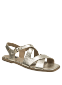 Elegante sandalia dorada de cuero para mujer, combina lujo y comodidad en un diseño chic.
