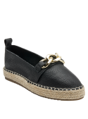 Calzado casual femenino en cuero negro con adorno dorado y suela de yute.