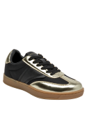 silueta moderna de zapatilla negra con acentos dorados brillantes y suela color caramelo