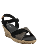 Alpargata boho-chic negra de mujer, ideal para ocasiones casuales o semi-formales al aire libre.