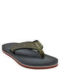 Sandalia verde de hombre, ideal para actividades al aire libre y estilo relajado.