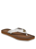 Sandalia casual para mujer, ideal para días cálidos, con suela marrón contrastante.