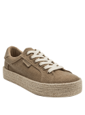 calzado casual-chic taupe de mujer, ideal para un look fresco y desenfadado.