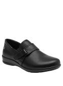 Elegante zapato de cuero negro, sin decorativos llamativos, adecuado para combinar con jeans o faldas.