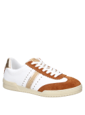 calzado casual athleisure de cuero blanco con contrastes marrones y acentos dorados para mujer