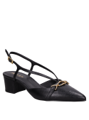 Zapato casual de cuero negro, taco bloque, versátil para combinar con atuendos formales o urbanos.