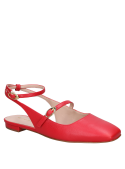 Zapato rojo de cuero para mujer, ideal para un look urbano pulido y versátil.